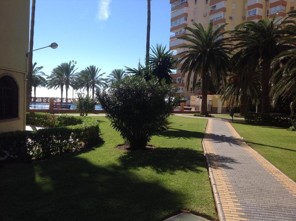 Apartamentos Centro Internacional Algarrobo-Costa Esterno foto